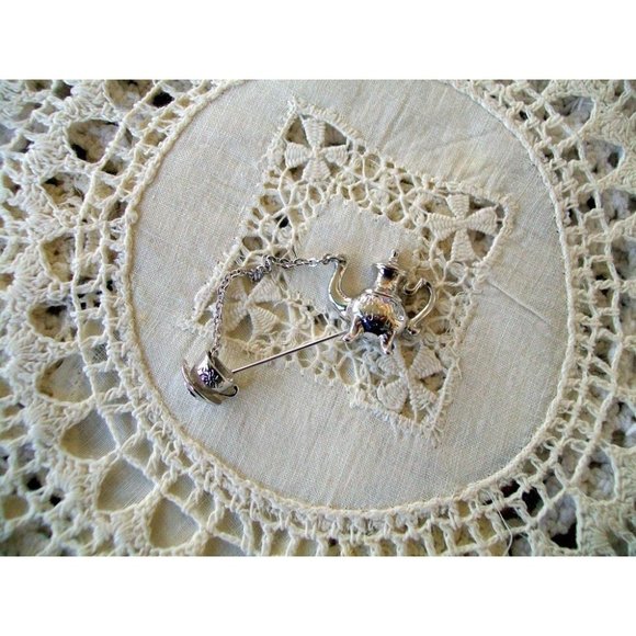 A Teapot Pouring into a Teacup Vintage Stickpin Silver Tone Avon - Picture 4 of 5